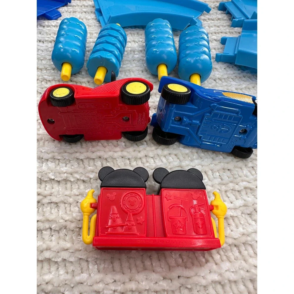 Disney Junior Mickey Roadster Racers Stow N Go Garage Playset Mickey Donald Cars